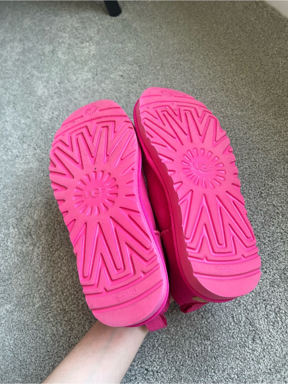 Ugg Classic Ultra Mini Boots - Picture 4 of 5
